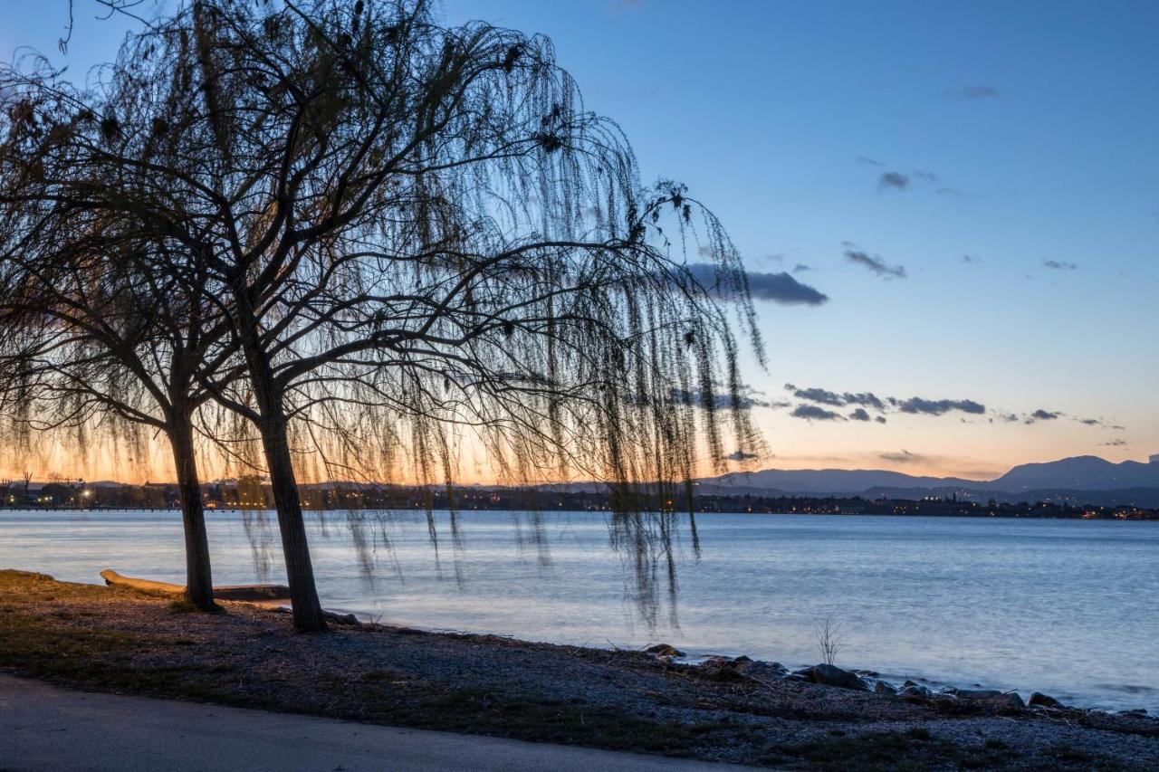 Appartamento Campiello Sirmione Bagian luar foto