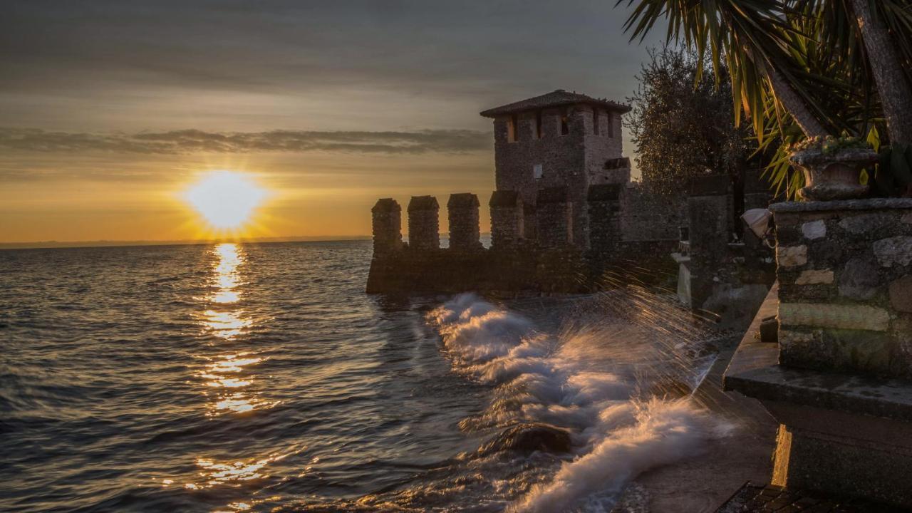 Appartamento Campiello Sirmione Bagian luar foto