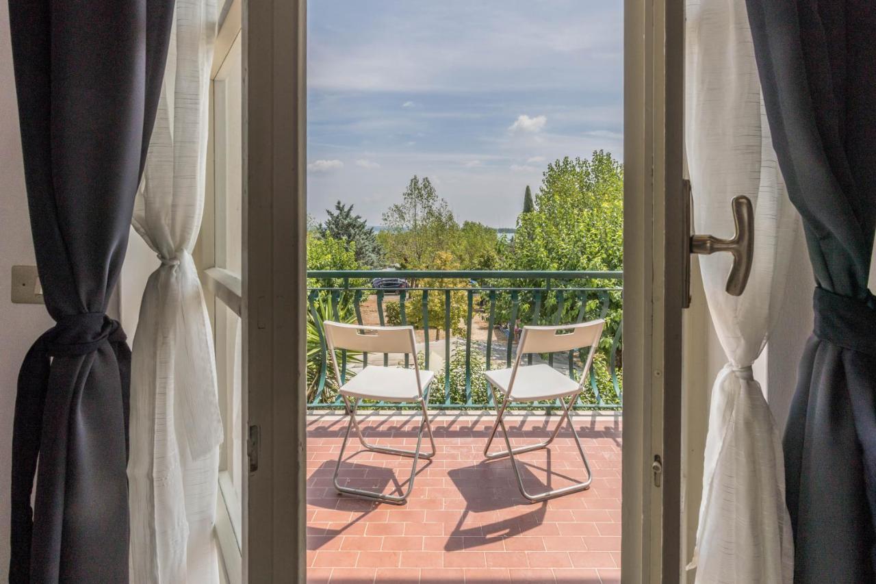 Appartamento Campiello Sirmione Bagian luar foto